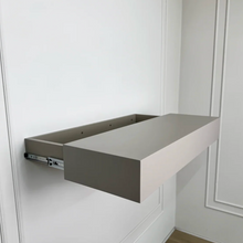 ausziehbares Wandregal