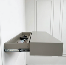 ausziehbares Wandregal